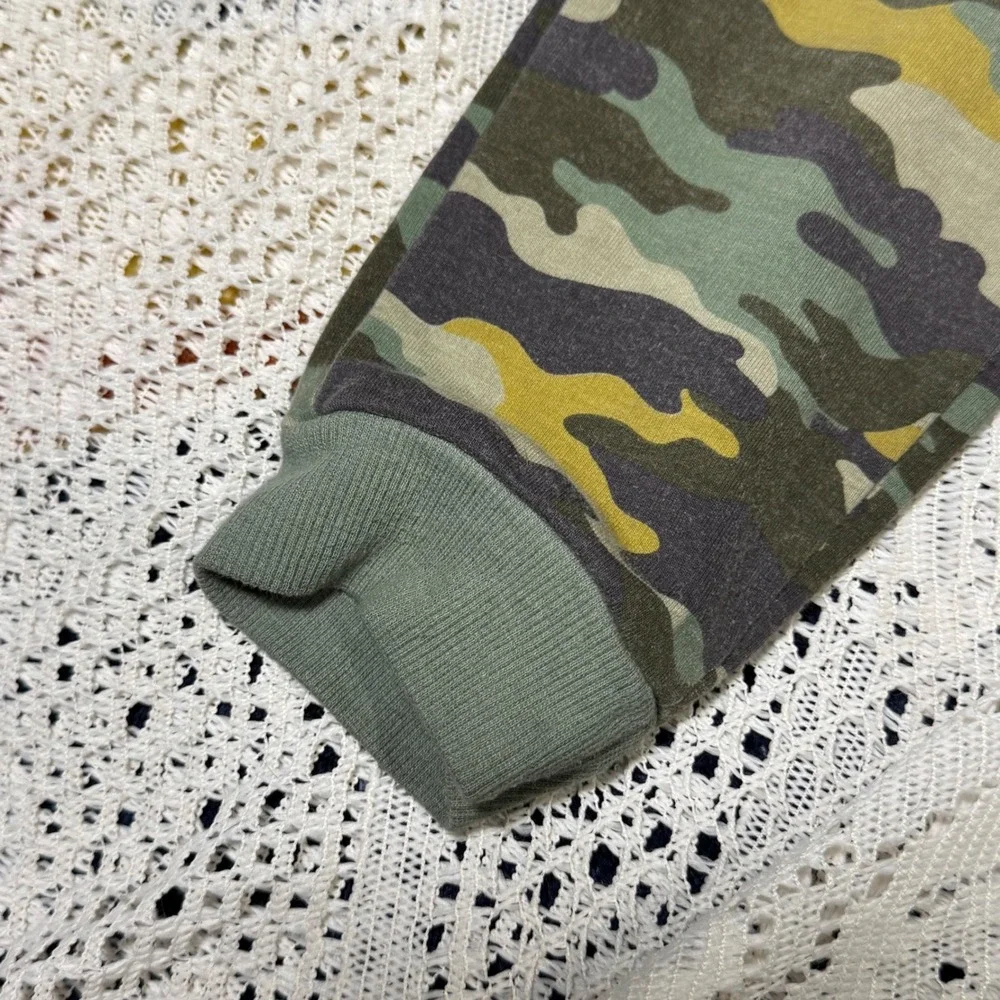 Tommy Bahama‎ Boys 2T Camo Pajama Set Green Yellow Long Sleeve Lounge